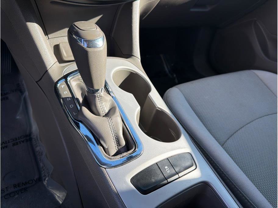 Used 2017 Chevrolet Cruze LS FWD image 18