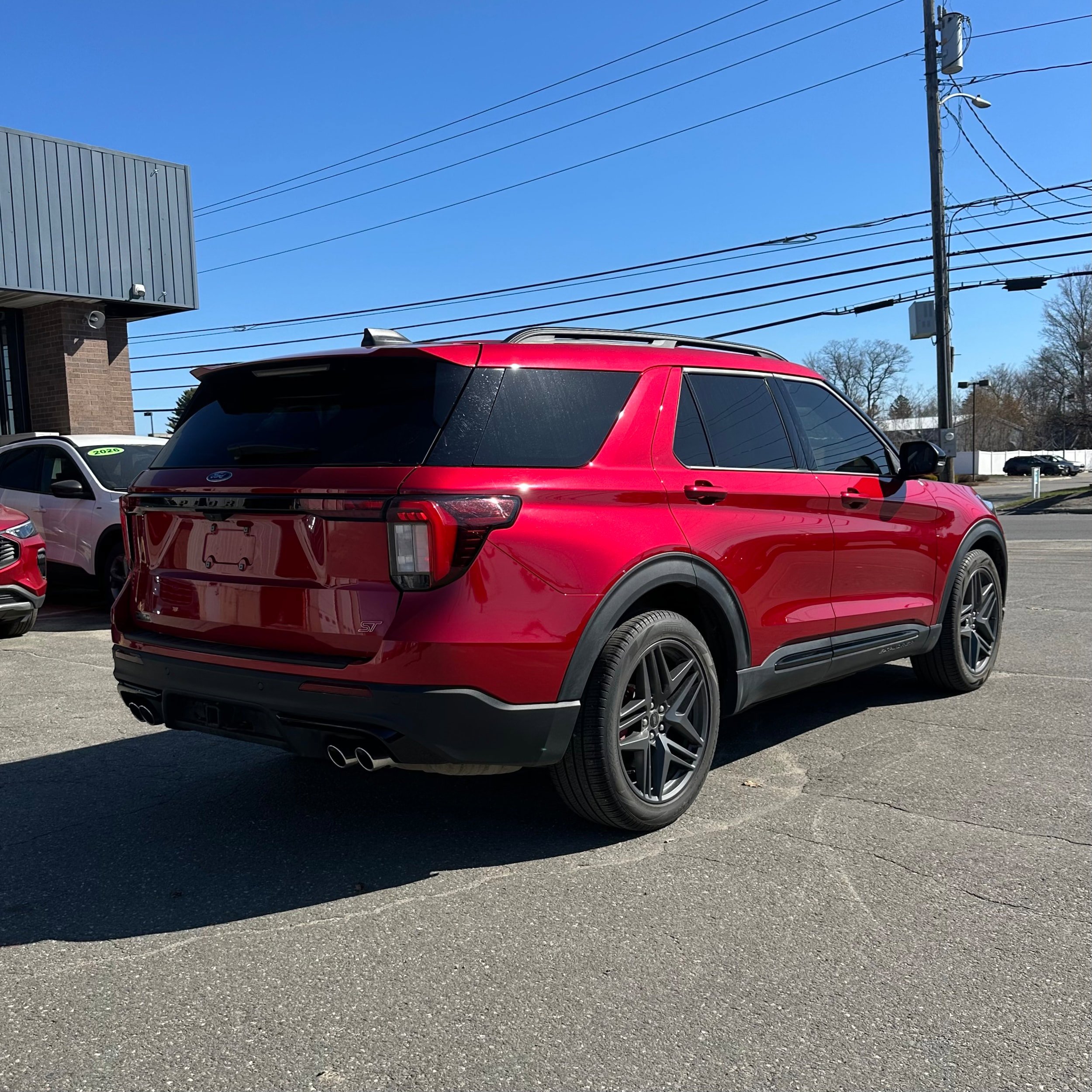 Used 2025 Ford Explorer ST AWD/4WD image 3