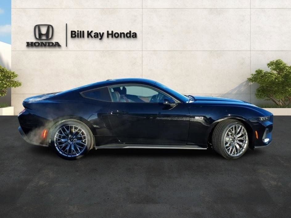 Used 2025 Ford Mustang GT Premium image 2