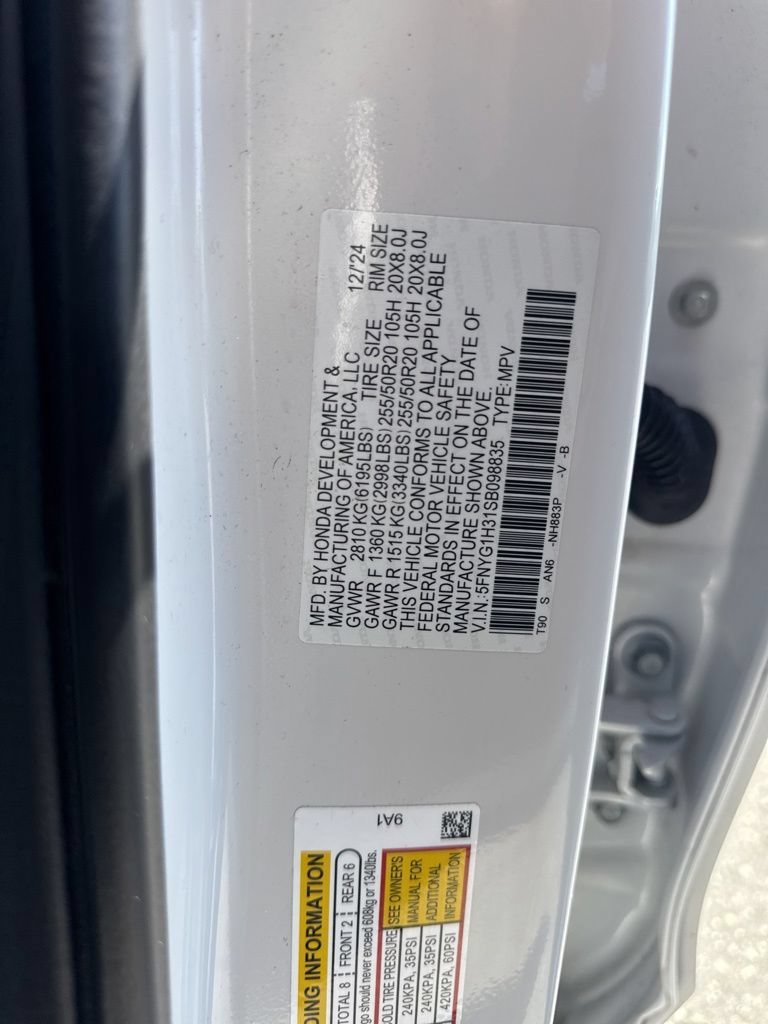 Used 2025 Honda Pilot Sport image 29