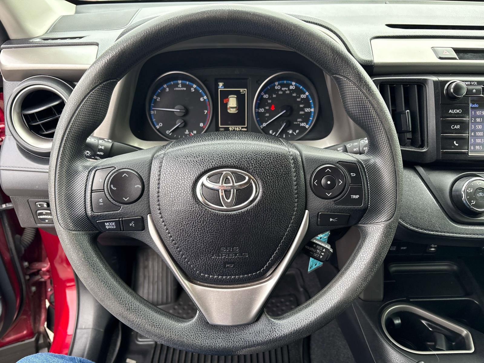 Used 2018 Toyota RAV4 LE image 17