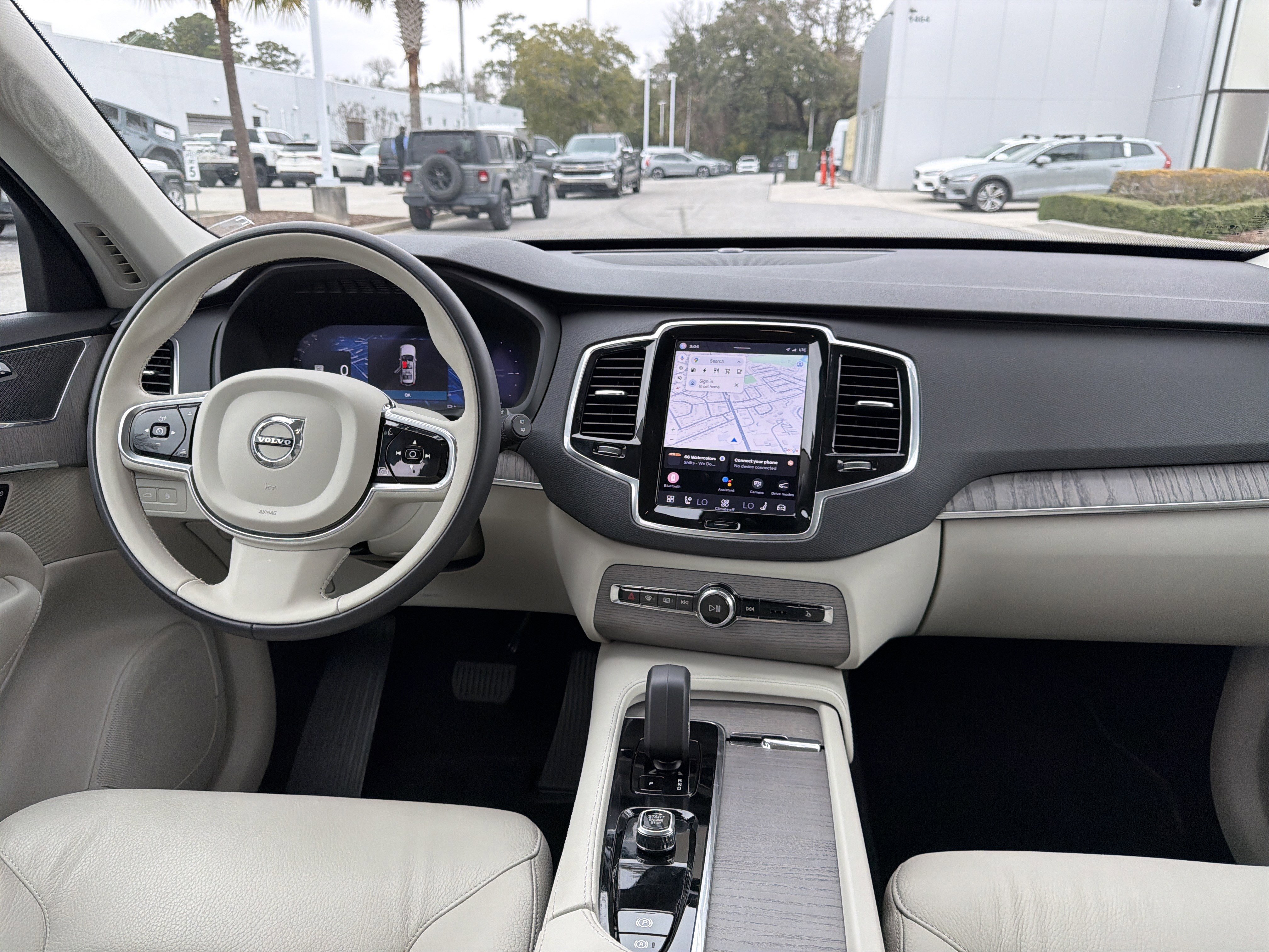 Certified 2024 Volvo XC90 T8 Plus w/ Protection Package Premier image 30