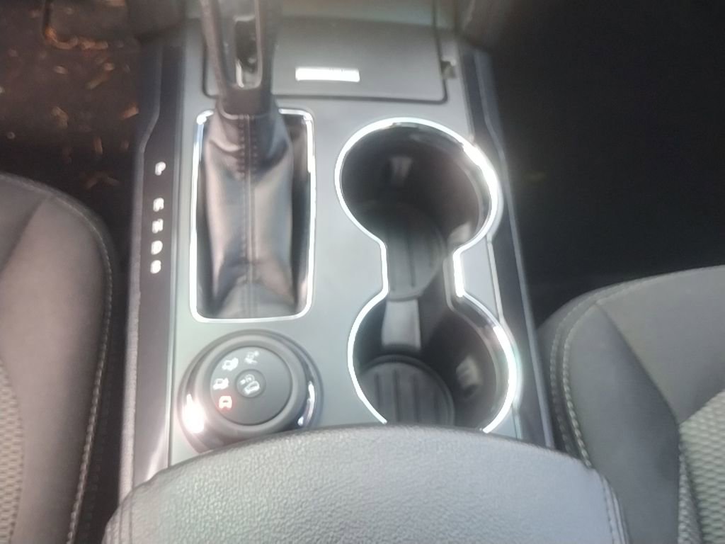 Used 2016 Ford Explorer XLT image 15