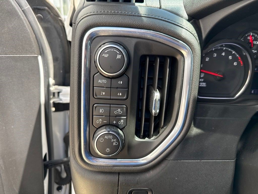 Used 2019 Chevrolet Silverado 1500 RST w/ True North Edition AWD/4WD image 11