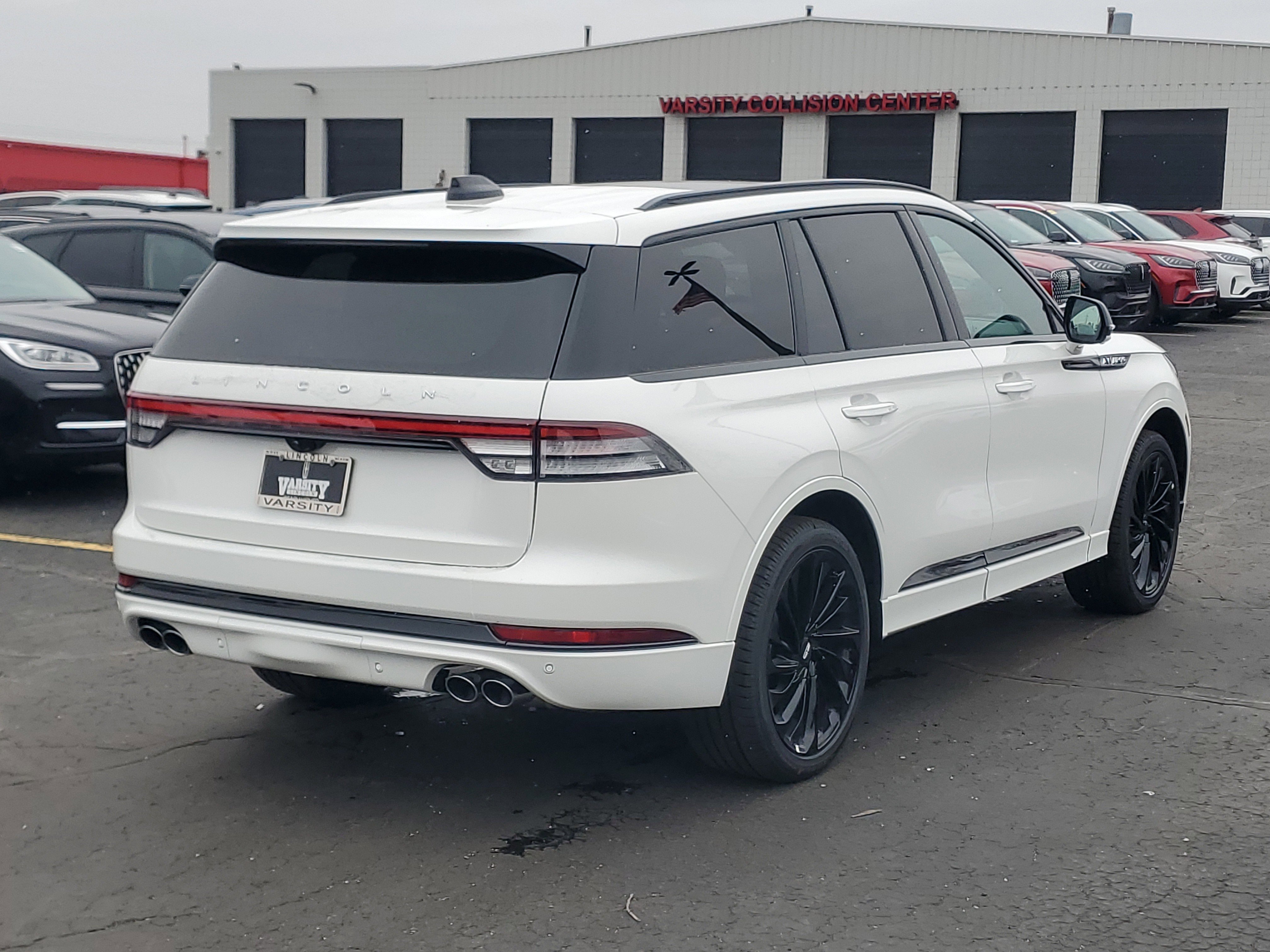 New 2026 Lincoln Aviator Reserve w/ Jet Appearance Package image 4