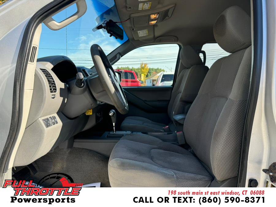 Used 2014 Nissan Frontier SV image 18