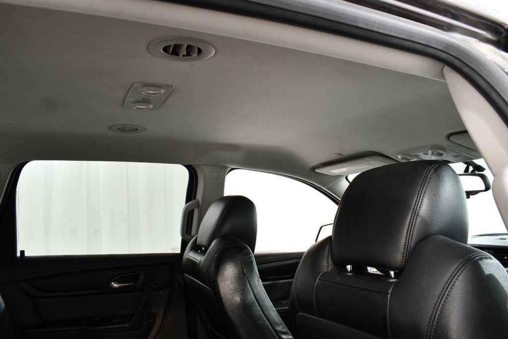 Used 2017 Chevrolet Traverse LT w/ Style and Technology Package FWD image 18