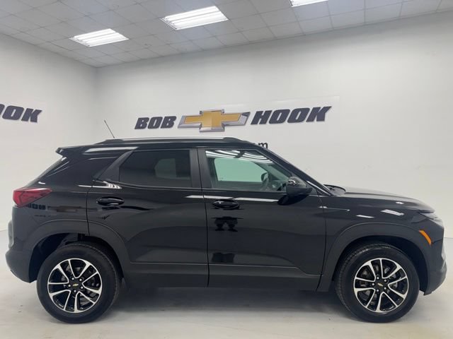Used 2025 Chevrolet TrailBlazer LT AWD/4WD image 4