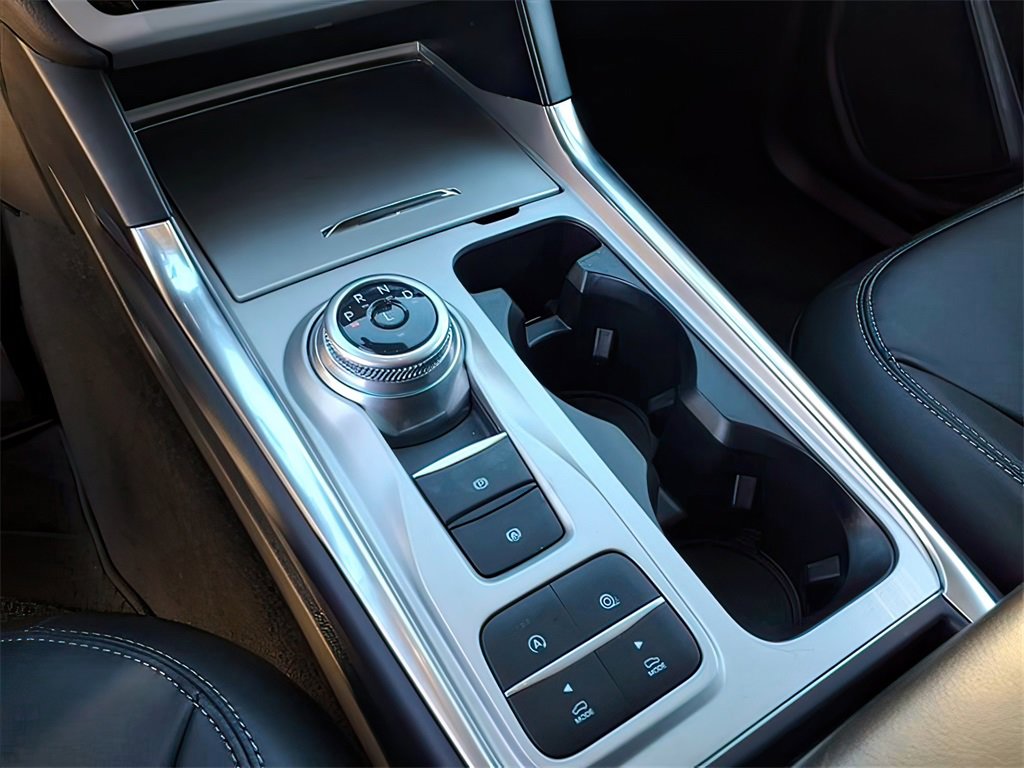 Used 2024 Ford Explorer XLT w/ Equipment Group 202A image 12