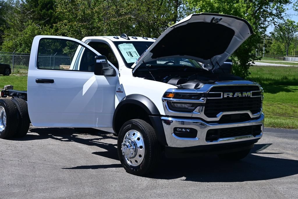 New 2026 RAM 5500 Tradesman w/ Chrome Appearance Group AWD/4WD image 33