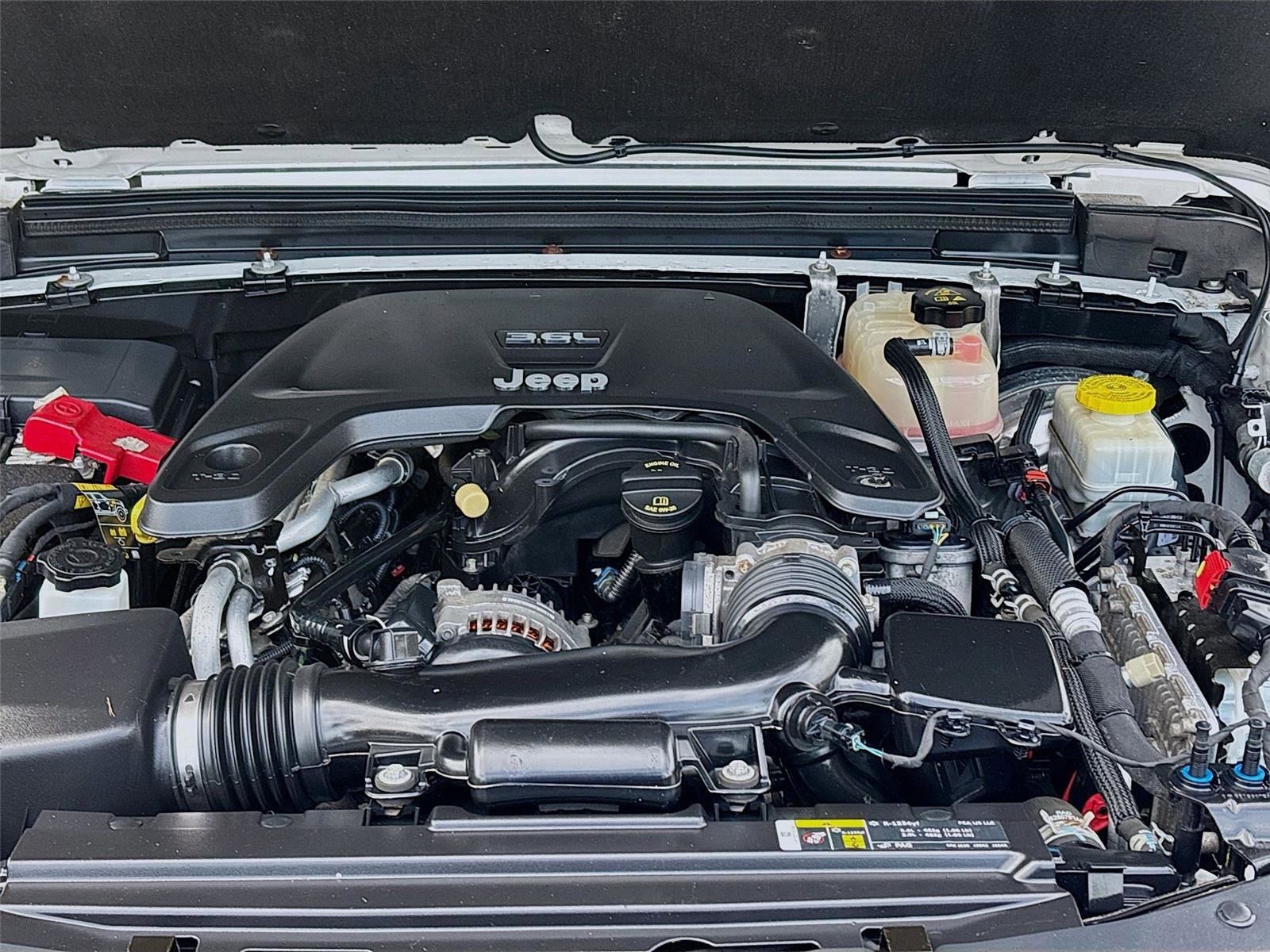 Used 2019 Jeep Wrangler Unlimited Sahara image 31