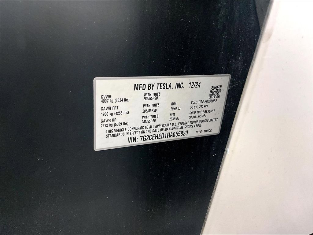 Used 2024 Tesla Cybertruck AWD Crew Cab image 32