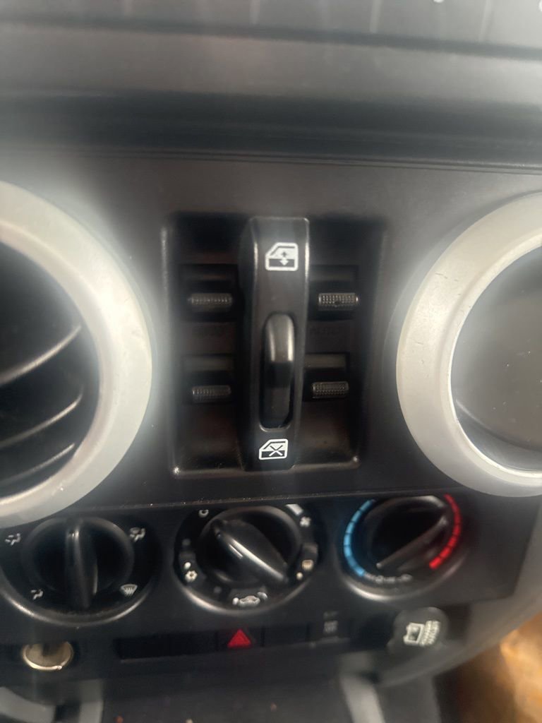 Used 2008 Jeep Wrangler Unlimited Sahara image 26