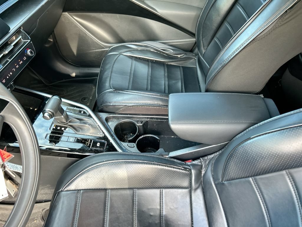 Used 2024 Kia Niro LX FWD image 26