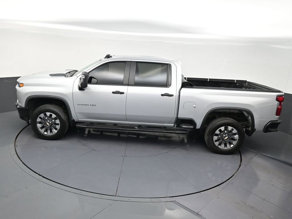 Used 2022 Chevrolet Silverado 2500 Custom w/ Custom Convenience Package AWD/4WD image 14