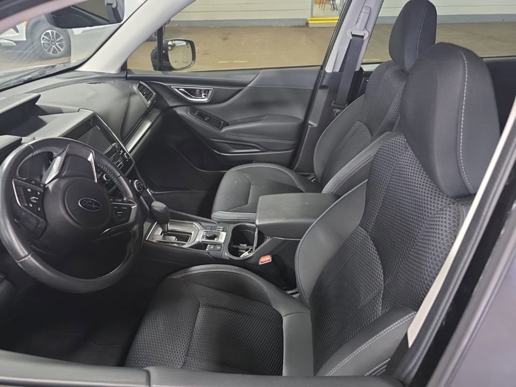 Used 2020 Subaru Forester Premium AWD/4WD image 6