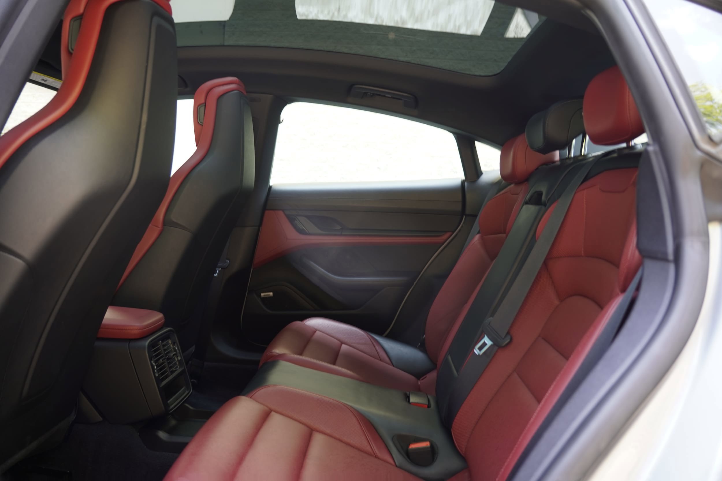 Used 2021 Porsche Taycan RWD image 25