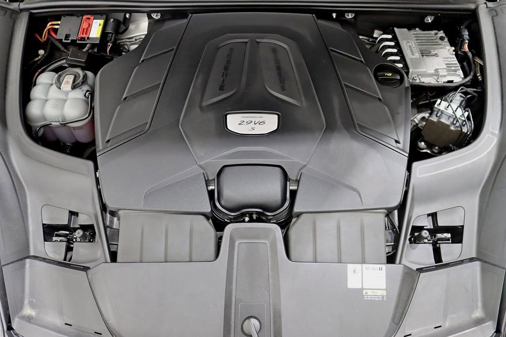 Used 2022 Porsche Cayenne S AWD/4WD image 42