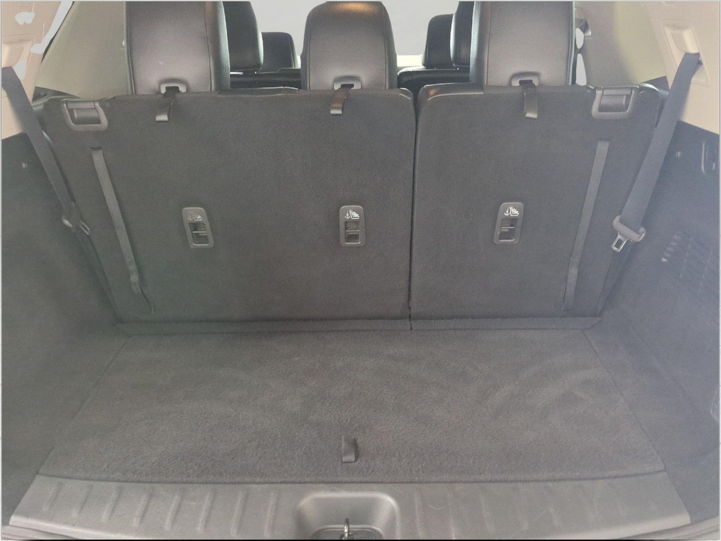 Used 2023 Nissan Pathfinder SL AWD/4WD image 51