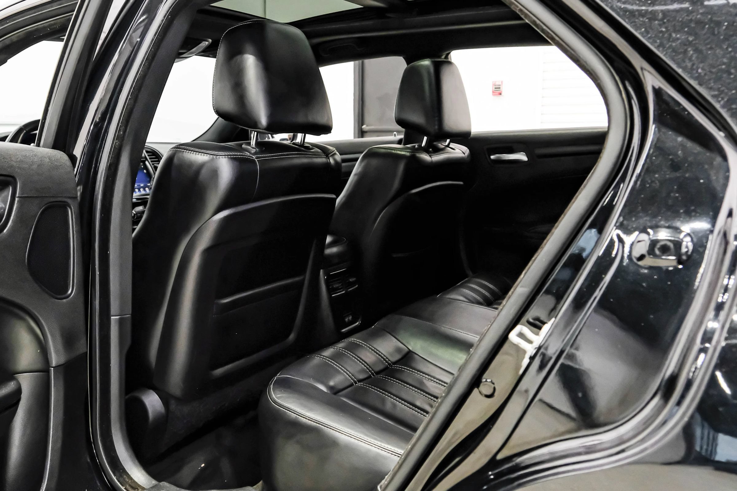 Used 2015 Chrysler 300 S w/ 300S Premium Group RWD image 51