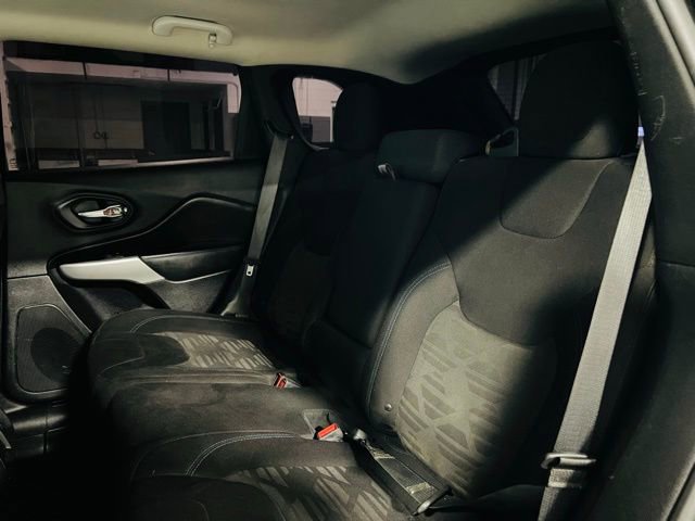 Used 2019 Jeep Cherokee Latitude image 24