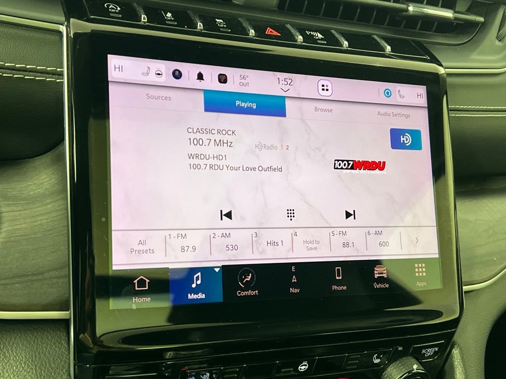 Used 2023 Jeep Grand Cherokee L Limited w/ Black Appearance Package image 34