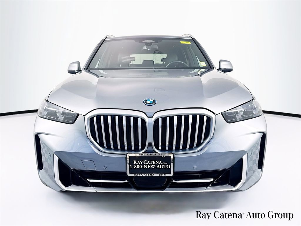 Used 2024 BMW X5 xDrive50e image 2