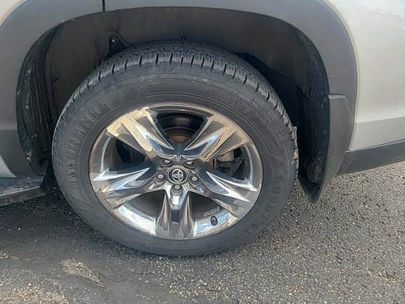 Used 2019 Toyota Highlander Limited Platinum AWD/4WD image 9