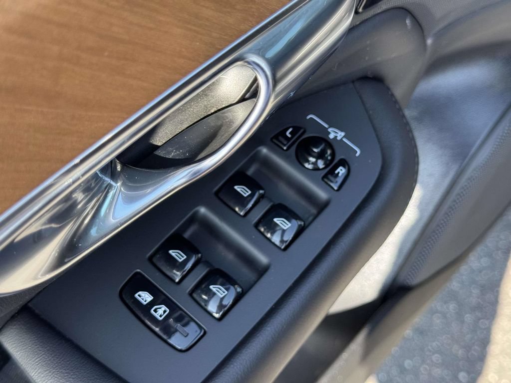Certified 2023 Volvo XC90 B6 Core w/ Climate Package AWD/4WD image 15