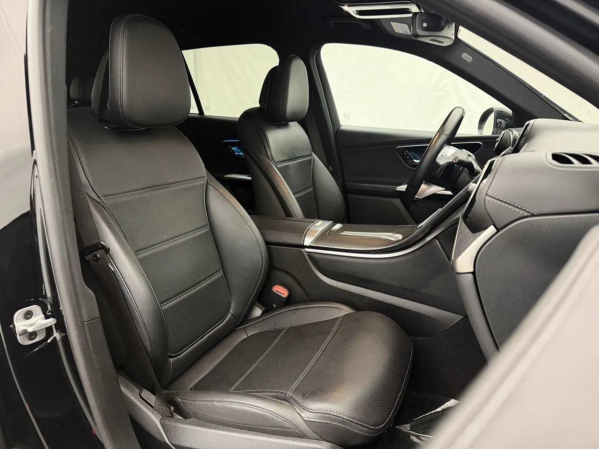 Used 2024 Mercedes-Benz GLC 300 4MATIC image 50