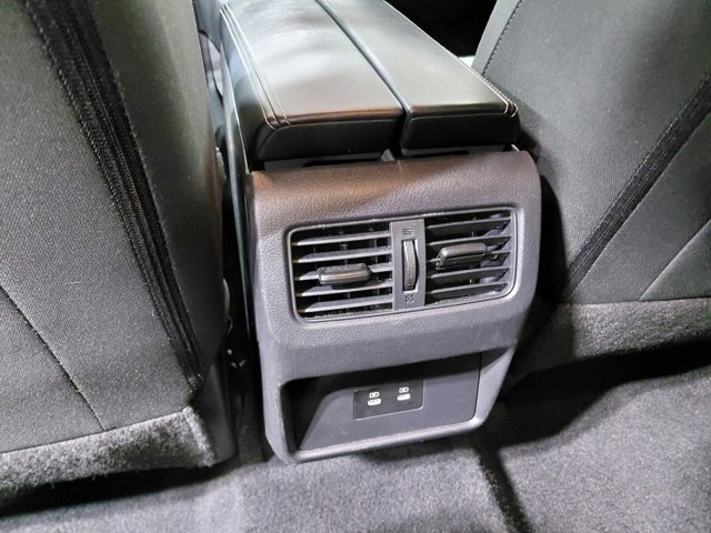 Used 2025 Nissan Rogue SV image 32