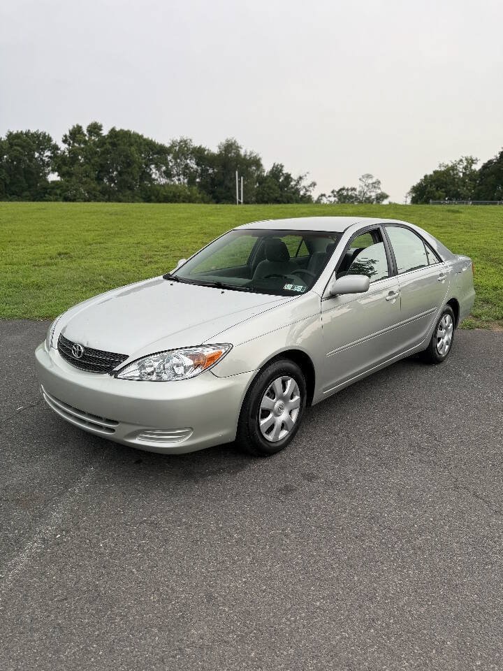 Used 2004 Toyota Camry LE FWD image 3