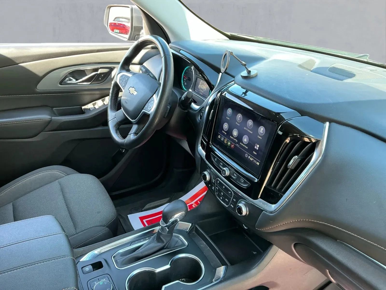 Used 2021 Chevrolet Traverse LT image 22