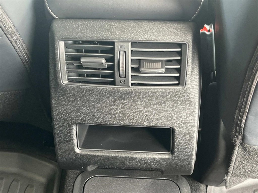 New 2025 Mitsubishi Outlander SE image 20