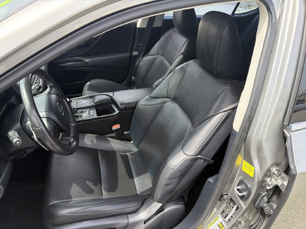 Used 2021 Lexus ES 300h FWD image 15