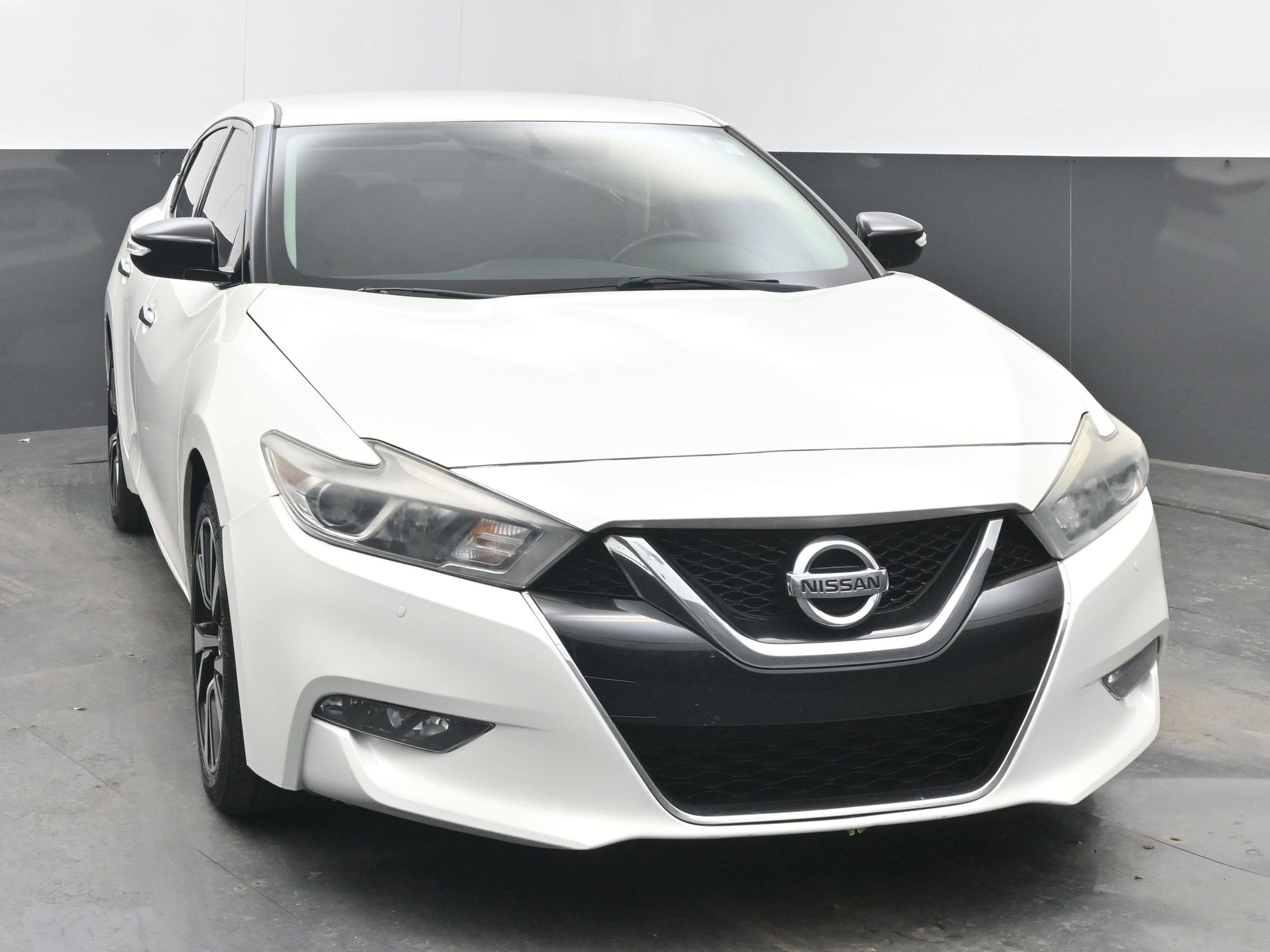 Used 2018 Nissan Maxima 3.5 SV image 2