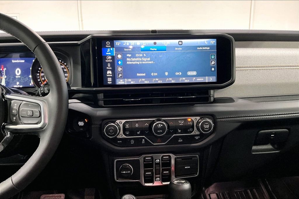 Used 2025 Jeep Wrangler Unlimited Sahara AWD/4WD image 8