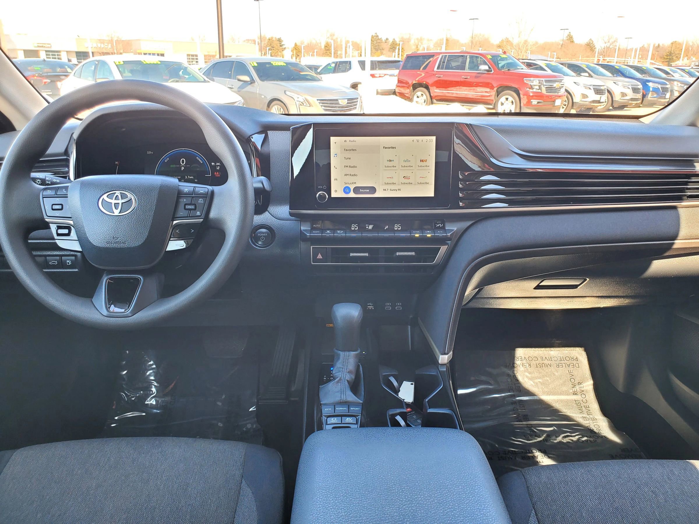 Used 2025 Toyota Camry LE FWD image 8