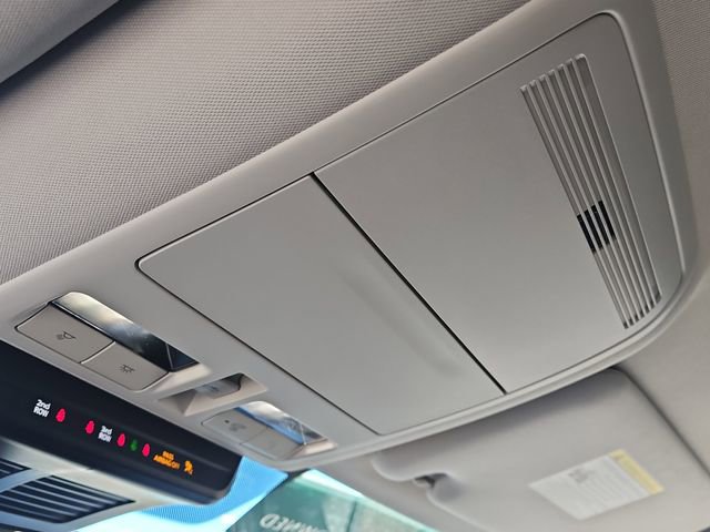 Certified 2025 MAZDA CX-90 Plug-In Hybrid w/ Preferred image 32