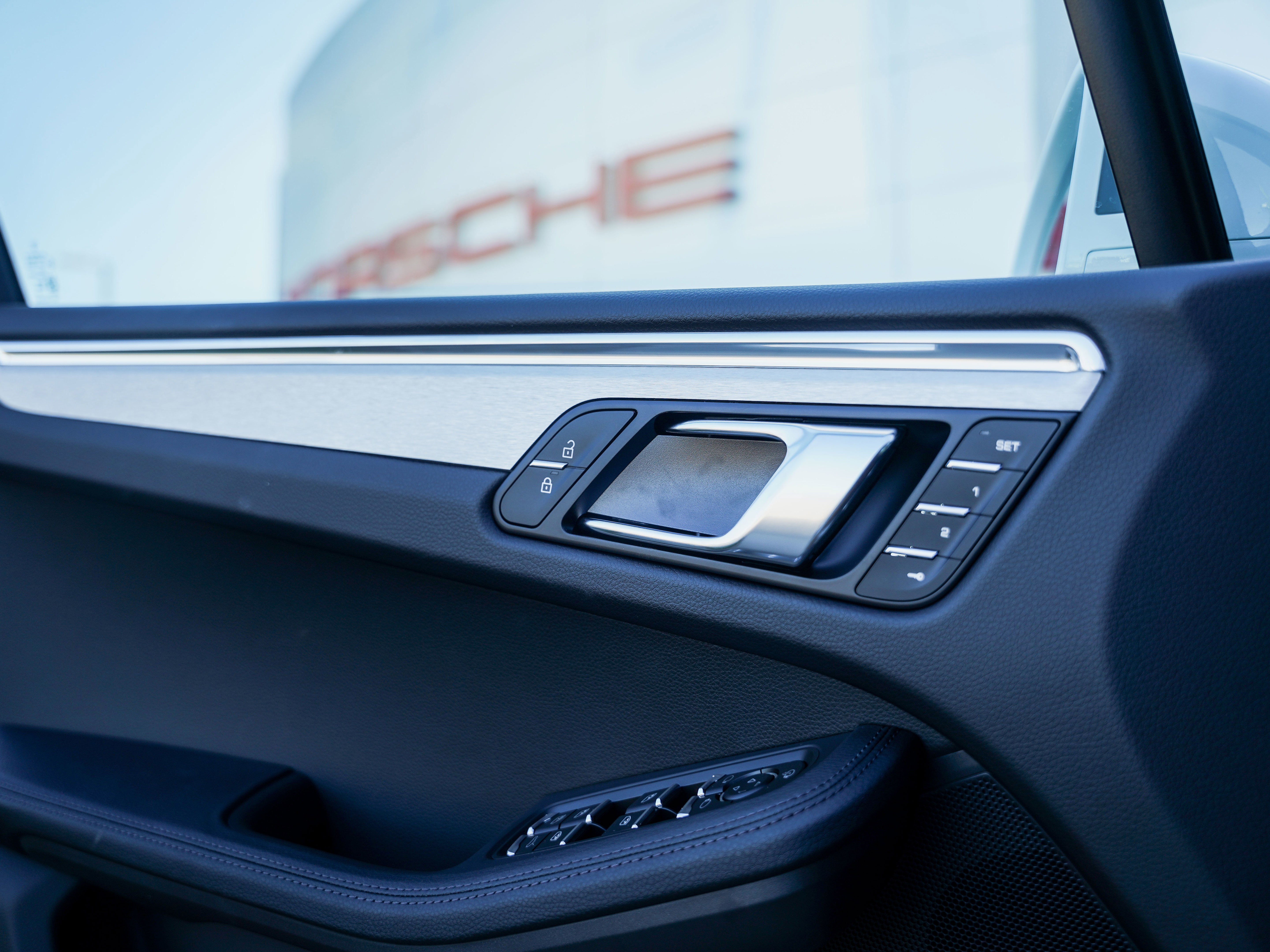 Certified 2026 Porsche Macan AWD/4WD image 19