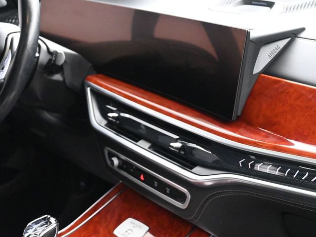 Used 2024 BMW ALPINA XB7 image 28