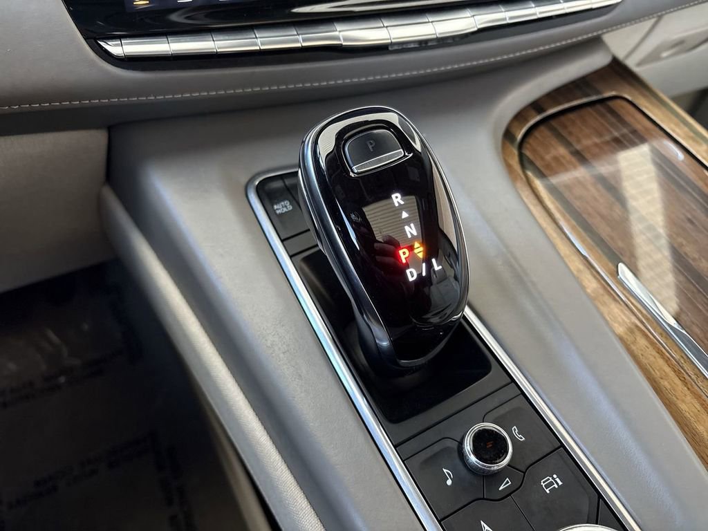 Certified 2022 Cadillac Escalade ESV Premium Luxury Platinum w/ Heavy-Duty Trailer Package image 16