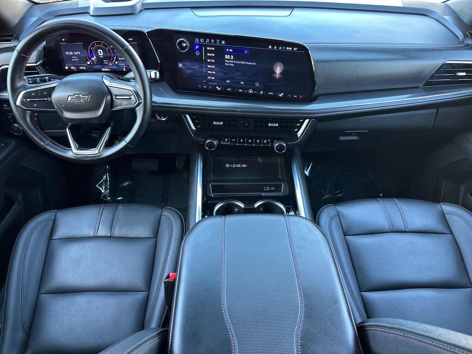 Used 2025 Chevrolet Suburban RST image 14