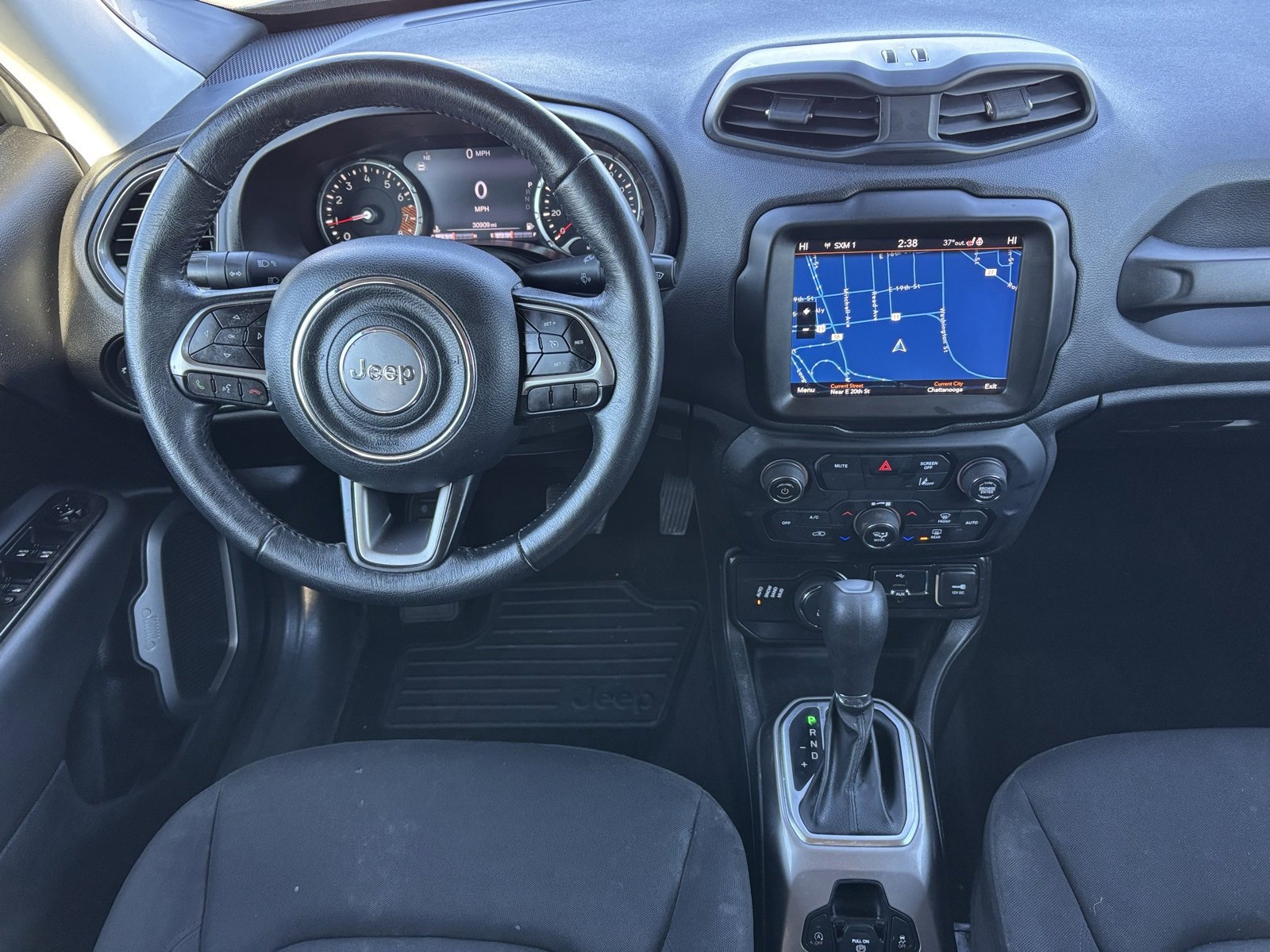 Used 2022 Jeep Renegade Latitude w/ Convenience Group image 3