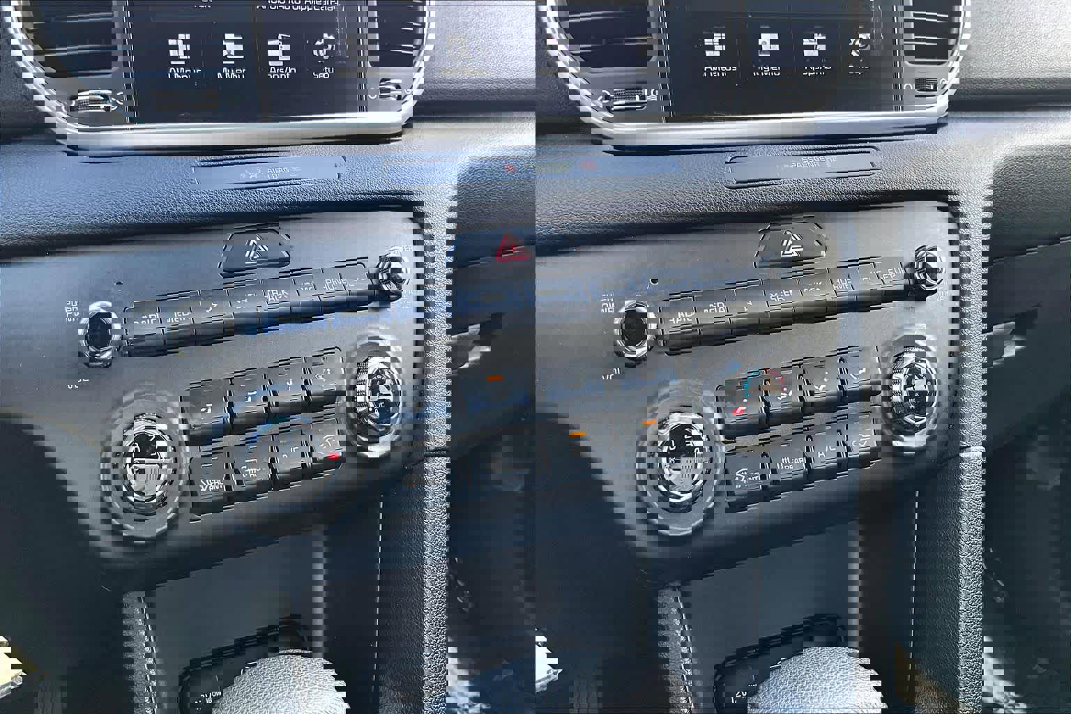 Used 2020 Kia Sportage LX image 34