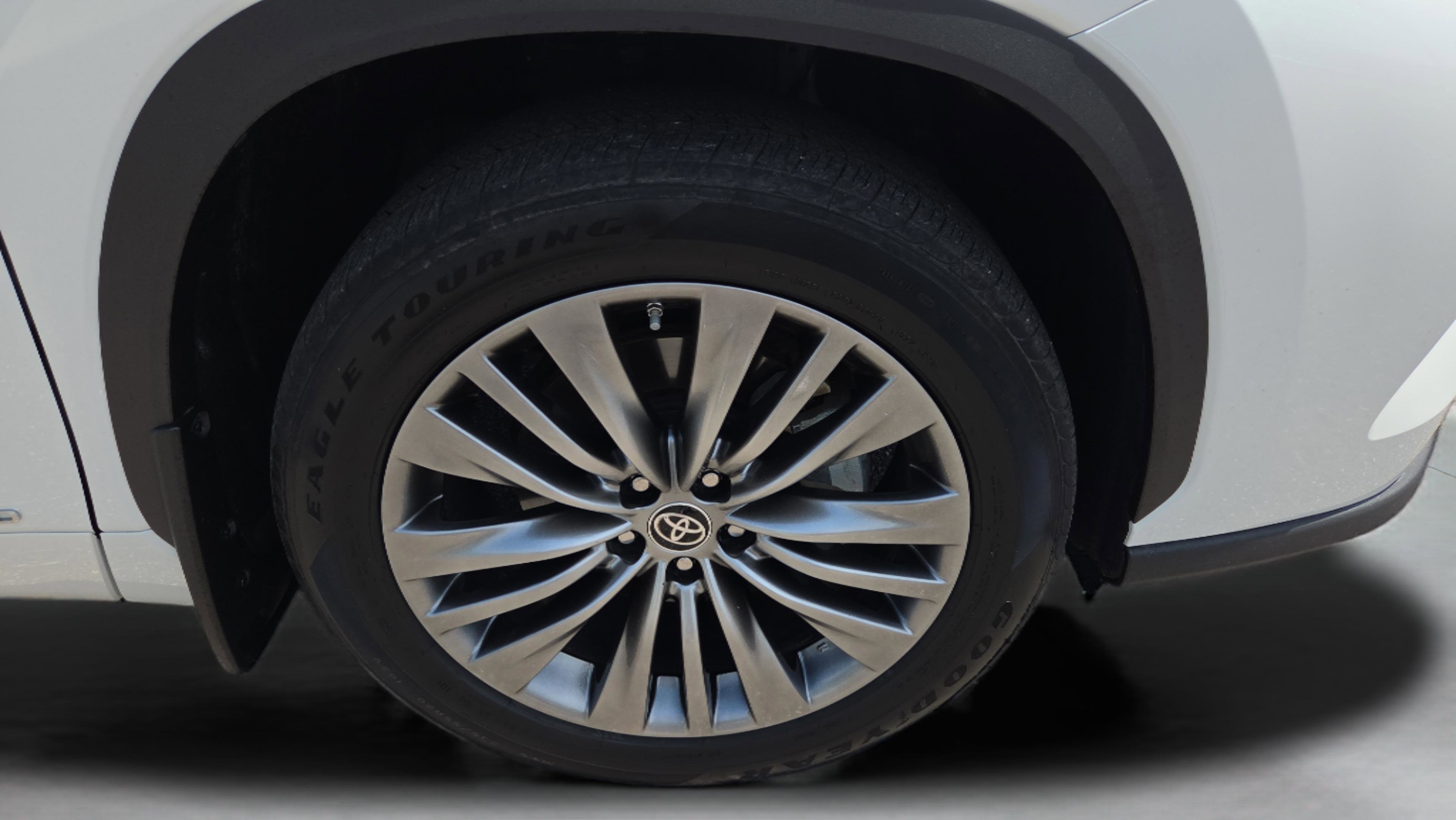 Used 2022 Toyota Highlander Platinum AWD/4WD image 23