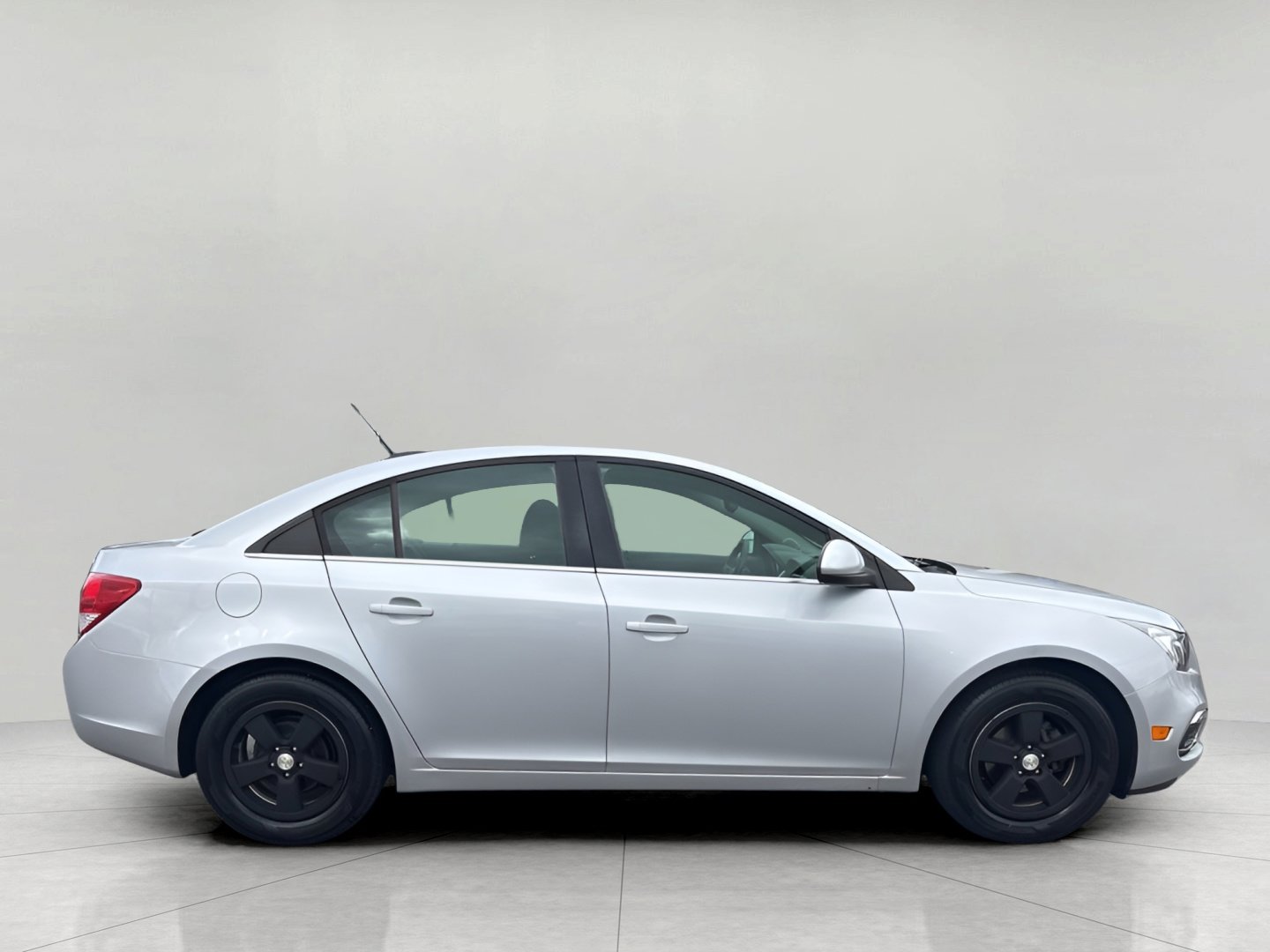 Used 2015 Chevrolet Cruze LT FWD image 3