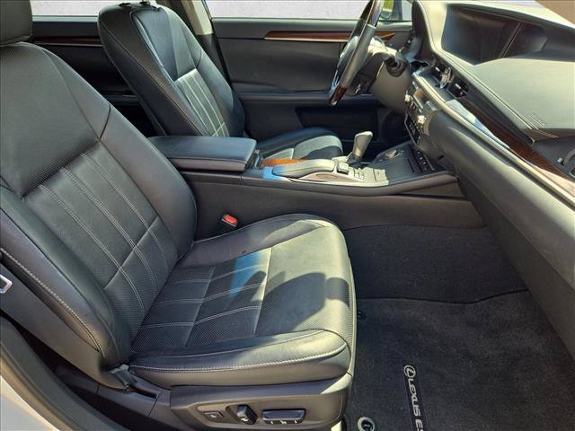Used 2017 Lexus ES 350 w/ Luxury Package FWD image 17