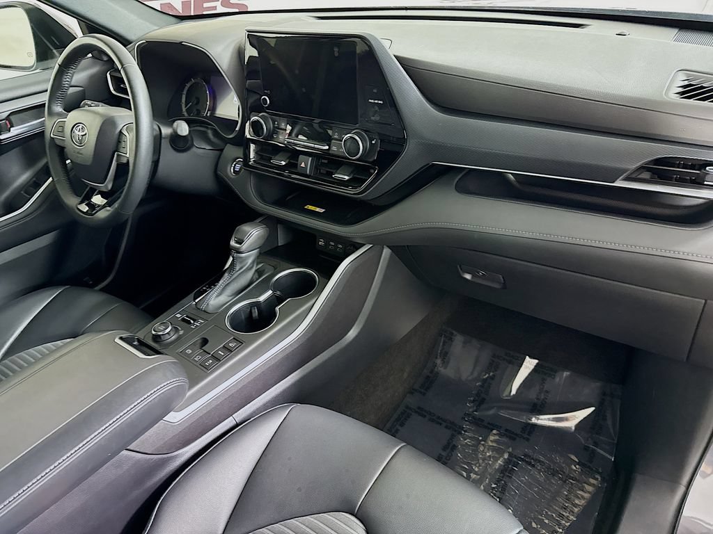 Used 2023 Toyota Highlander XSE AWD/4WD image 34