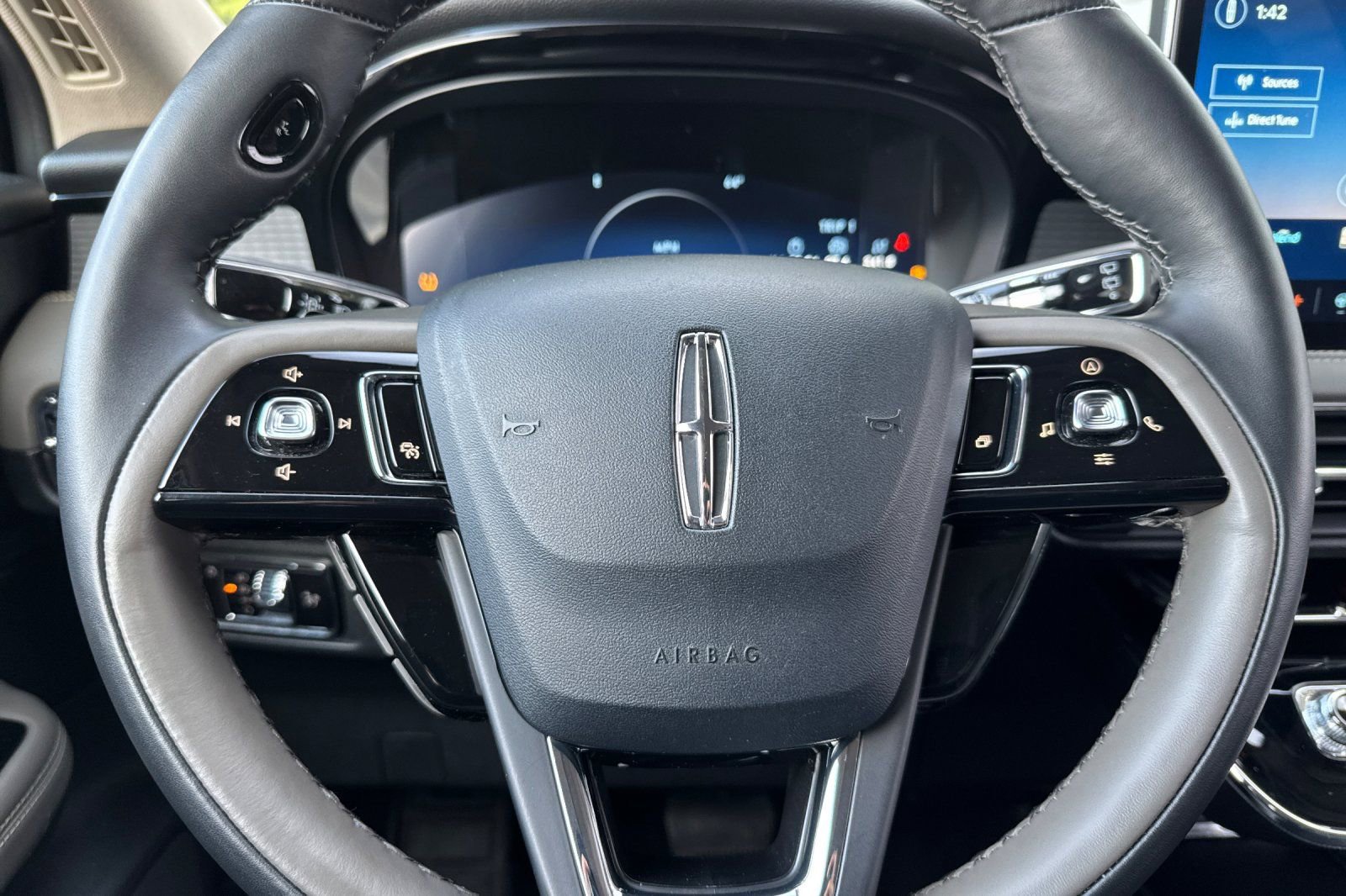 Certified 2025 Lincoln Corsair Grand Touring w/ Equipment Group 302A image 23